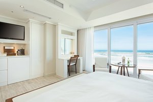 Room & Suite