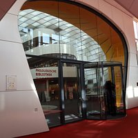 図書館の入り口