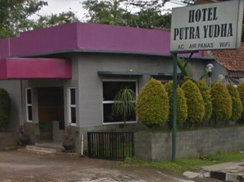 Putra Yudha Hotel image