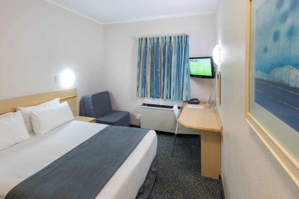 Hotel photo 10 of Road Lodge East London.