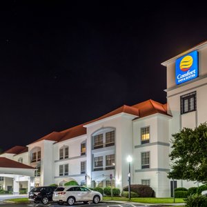 Comfort Inn & Suites Savannah Airport in Savannah, image may contain: Villa, Housing, Portico, Hotel