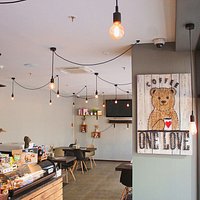 Интерьер кофейни One love coffee