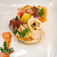 Encornets sautés et caviar d'aubergine