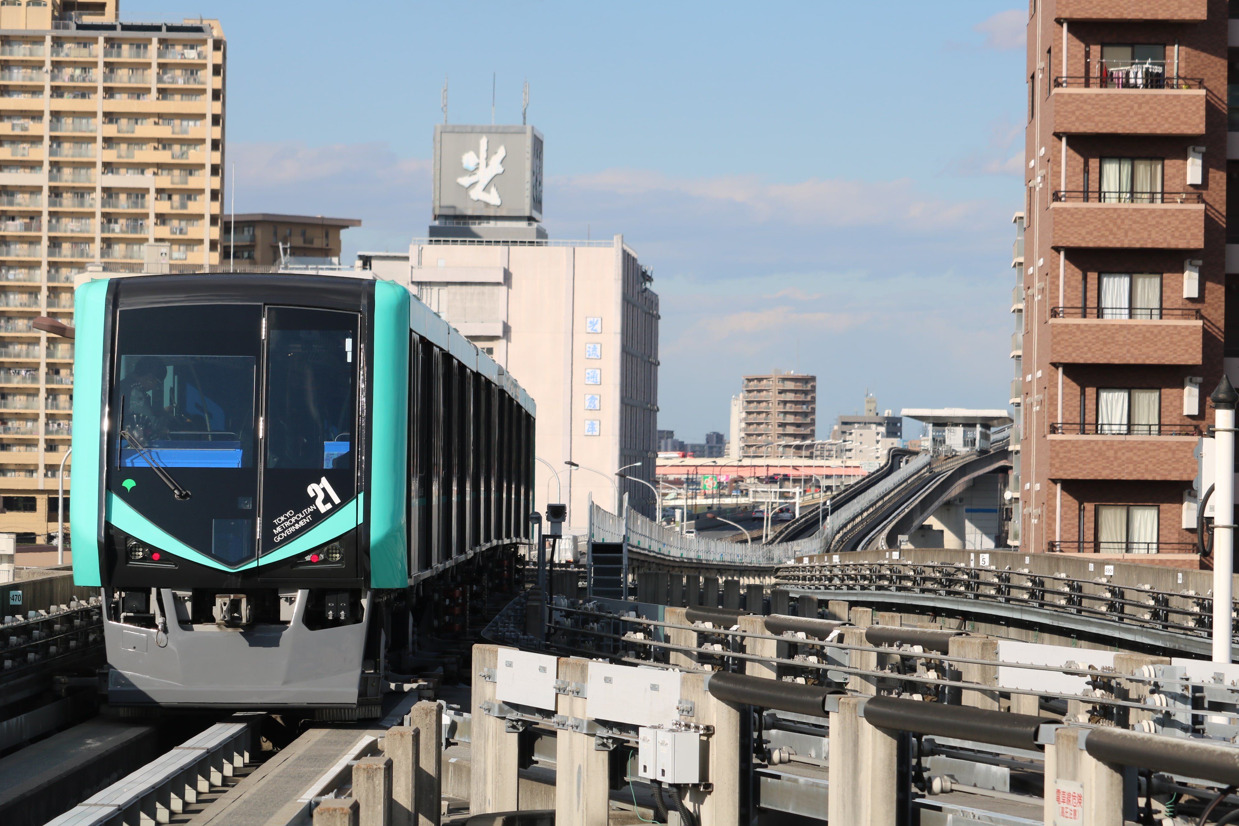 三菱重工が60両納入完了、日暮里・舎人ライナー向け車両の性能