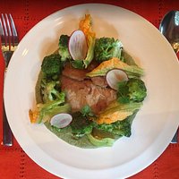 Cerdo con pipían verde