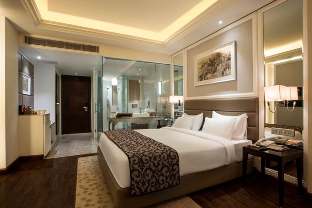 Hotel photo 32 of Hotel Singhania Sarovar Portico.