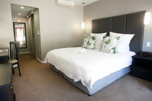 Room & Suite