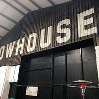 Bowhouse
