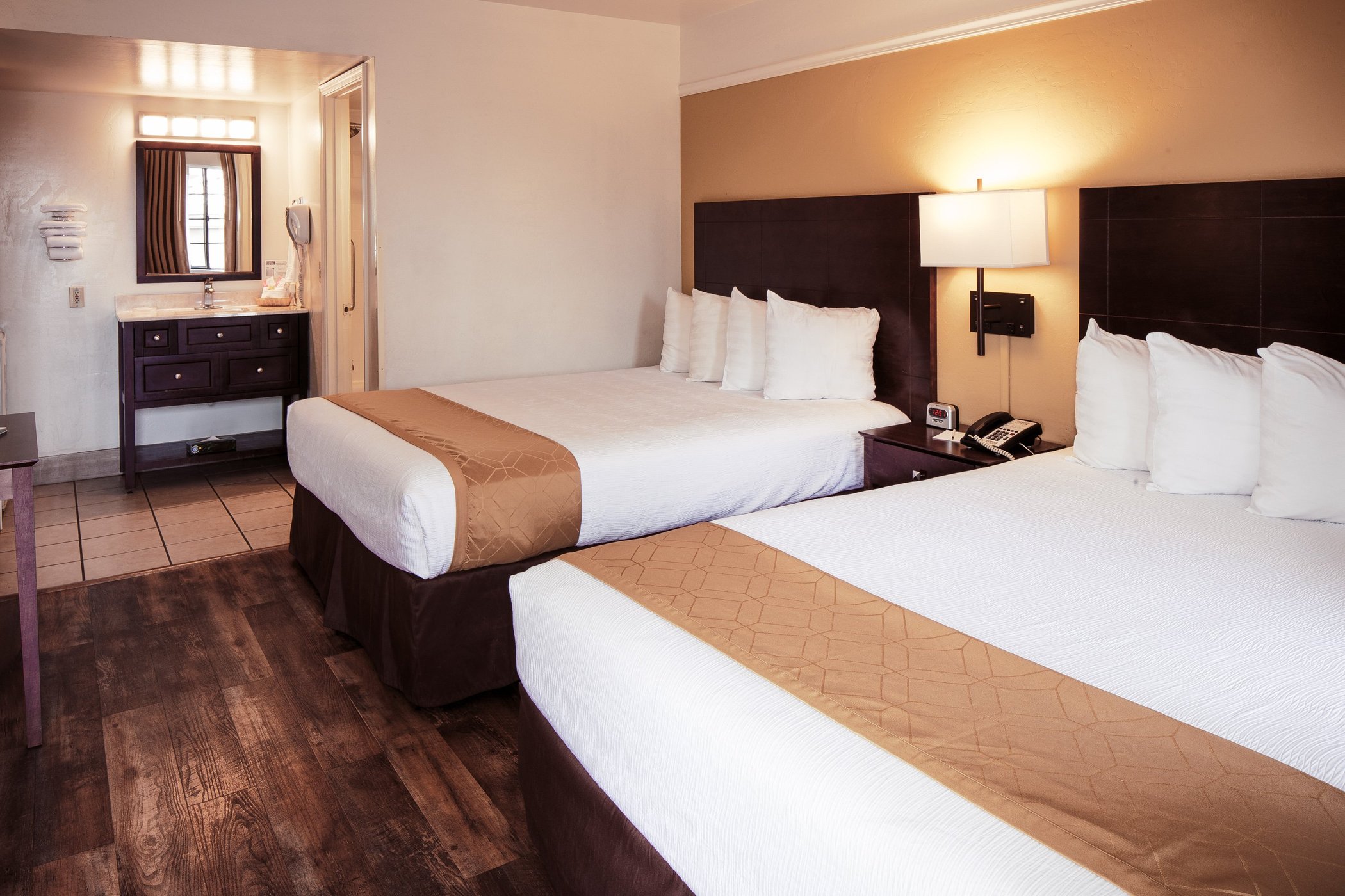 Pines Inn & Suites by null