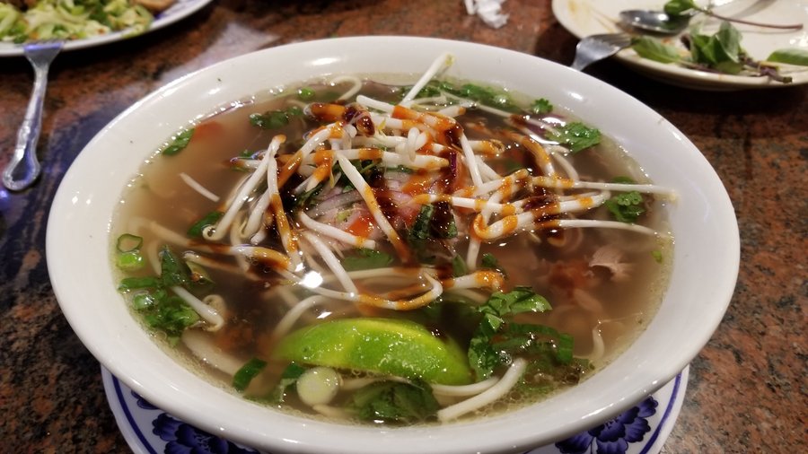 Mơ Thấy Bát Đĩa Đánh Con Gì? Giải Mã Những Điềm Báo Thú Vị