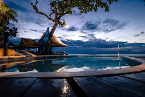 Pool & Beach