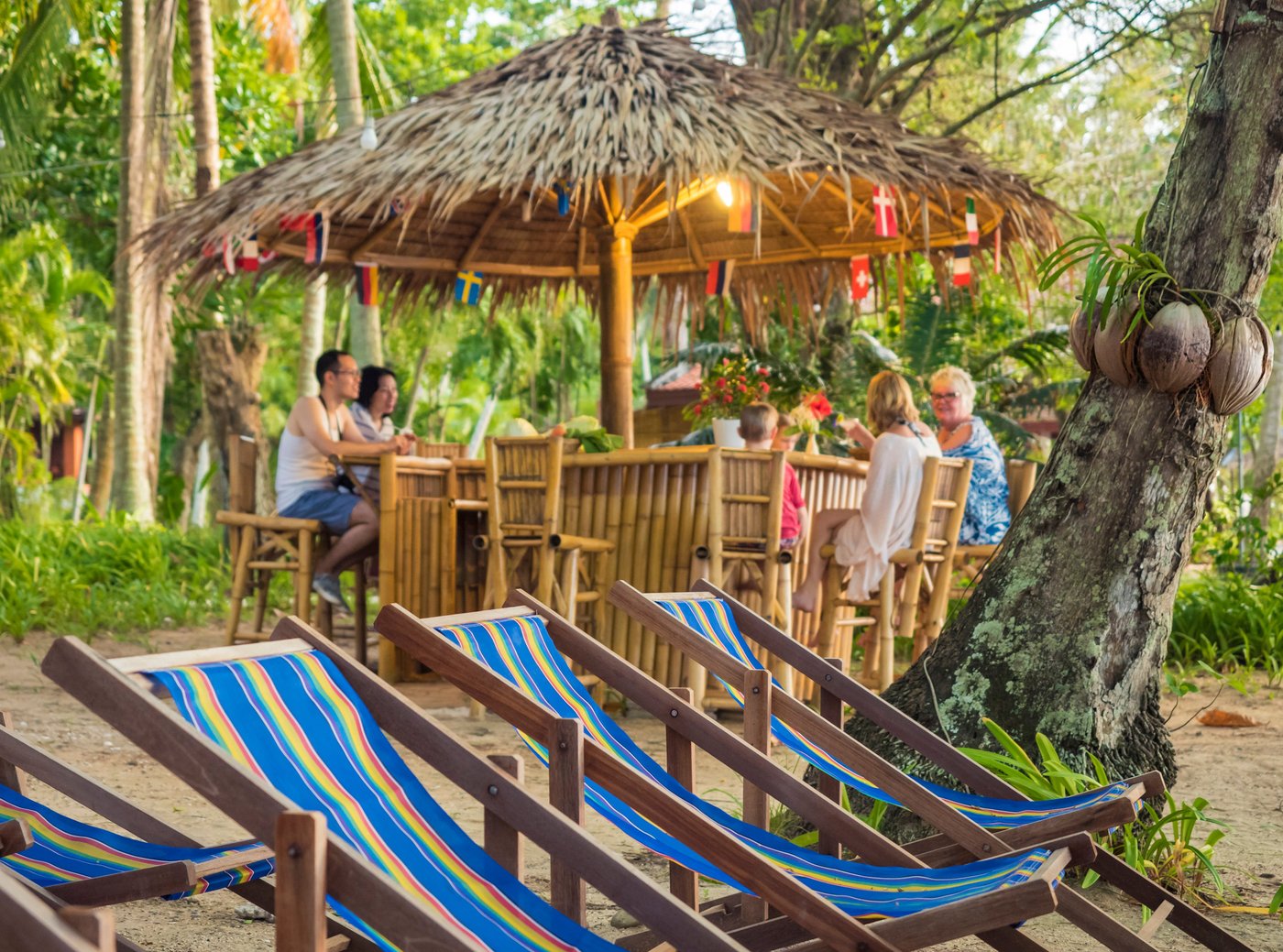 Fotos y opiniones del playa del Baan Mai Beachfront Lone Island ...