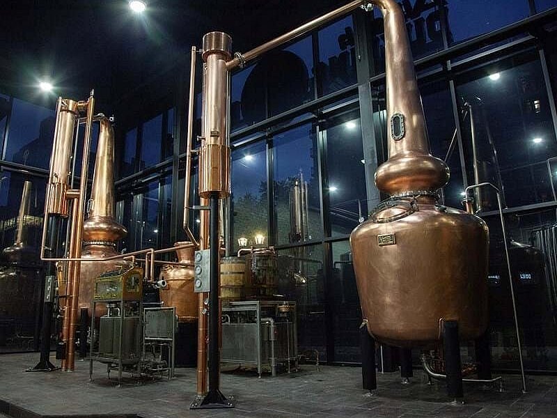 Dueling Barrels Brewery & Distillery image