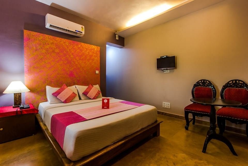 OYO 5673 Maximum Holiday Inn Rooms, hotel in Anjuna