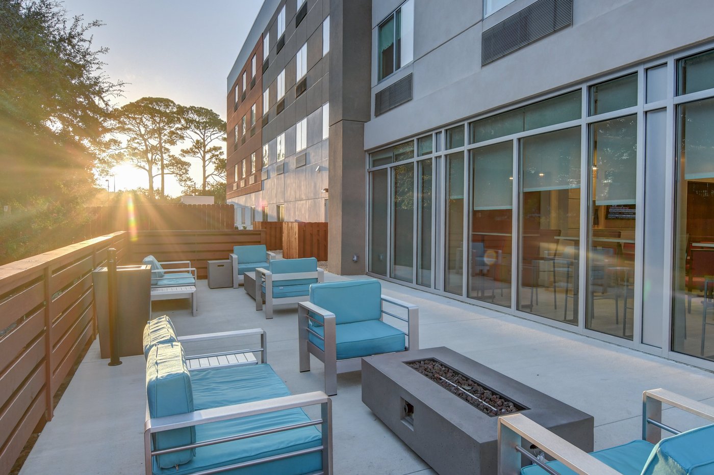 HOLIDAY INN EXPRESS FORT WALTON BEACH CENTRAL, AN IHG HOTEL Updated