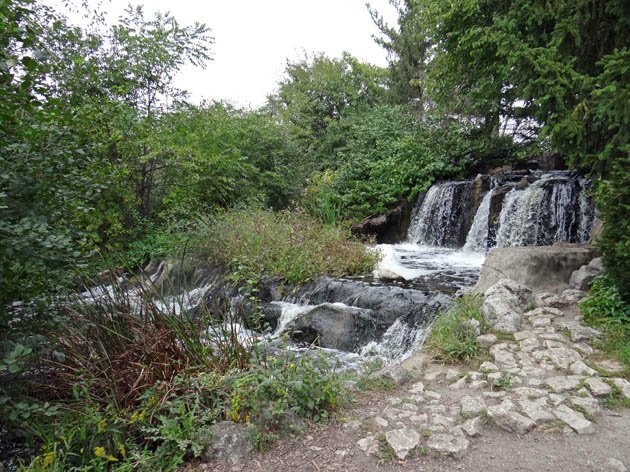Lake Katherine Nature Center & Botanic Gardens: Explore Serenity