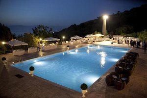 Pool & Beach