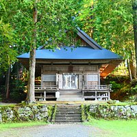 火之御子社の御社殿。小さいけど素敵です。