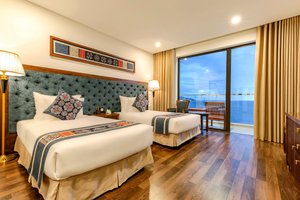 Room & Suite