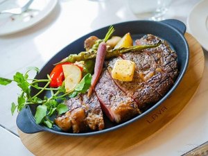 用餐 