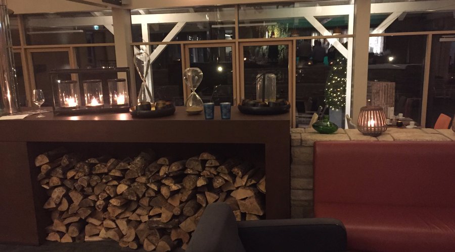 Blick von der Bar Richtung Garten - traumhaft