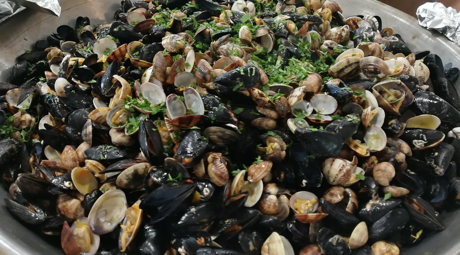 Serata di Gala a buffet del giovedì sera - Soutè di cozze e vongole veraci