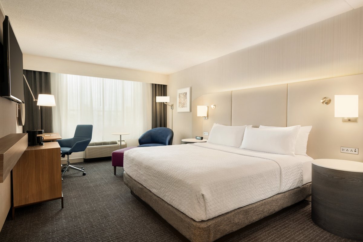 CROWNE PLAZA PHILADELPHIA - KING OF PRUSSIA, AN IHG HOTEL $135 ...