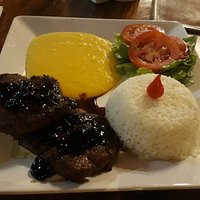 Filé mignon com molho de jabuticaba