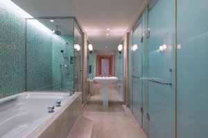 Room & Suite