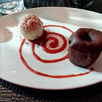 moelleux chocolat, cœur coulant nutella/banane, crème glacée vanille et caramel au beurre salé