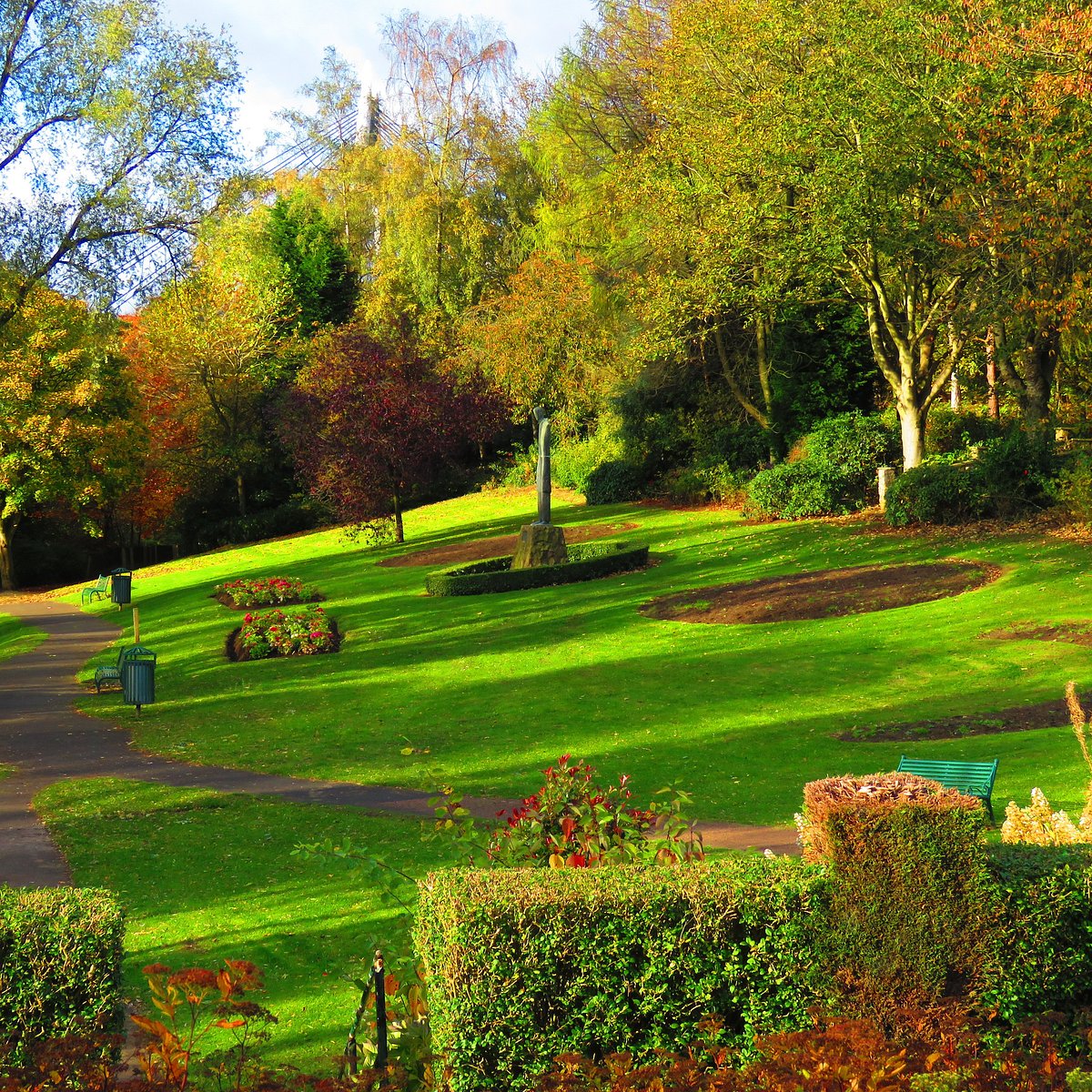 Парк шотландии. Риверсайд парк. Шотландский парк. Riverside Park.