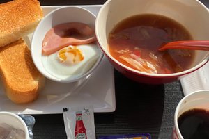 用餐 