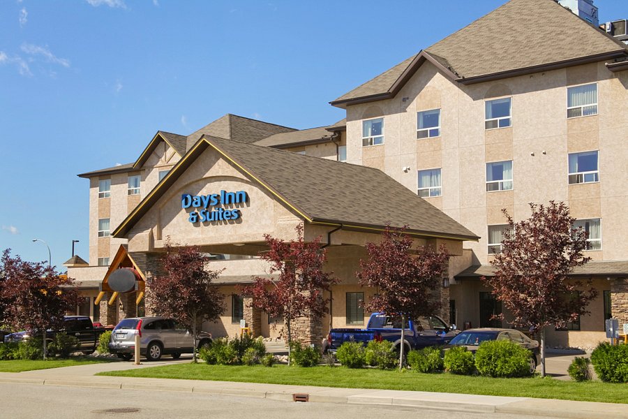 Days Inn Suites Wyndham West Edmonton  C     1  0  4    C 80 UPDATED