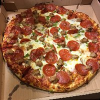 Medium Deluxe Pizza
