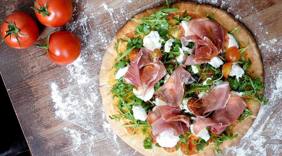 ELSA TOMATO,MOZZARELLA,PARMAHAM,ROCKET,PARMESAN