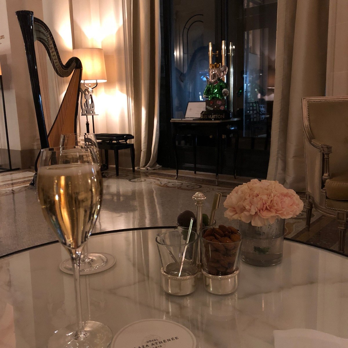 HÔTEL PLAZA ATHÉNÉE (Париж) - отзывы, фото и сравнение цен - Tripadvisor