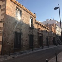 Fachada principal del palacio