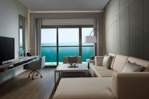 Room & Suite