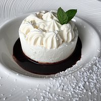 mini meringata su letto di cioccolato