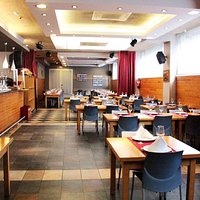 En el restaurante Sigma se ofrece menú del día de lunes a viernes. Comida totalmente casera a 11 euros. También existe la posibilidad de pedir medio menú a 5,5 euros.