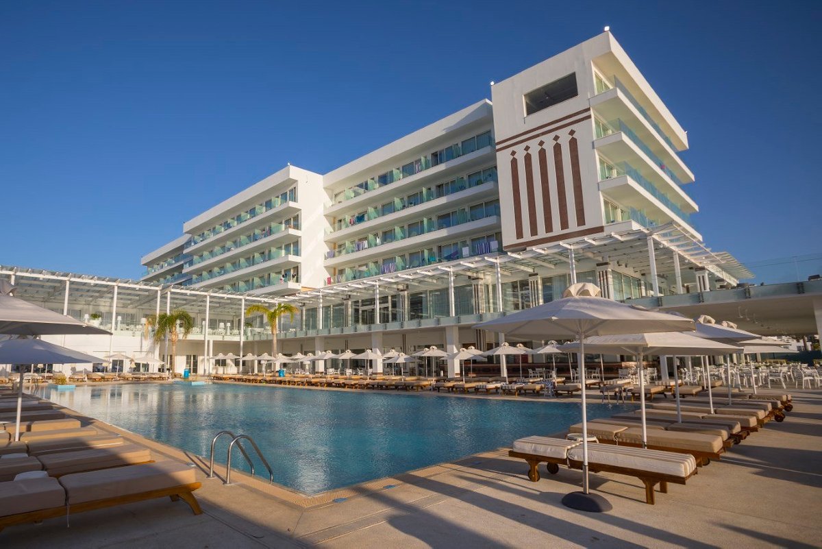 Constantinos The Great Beach Hotel