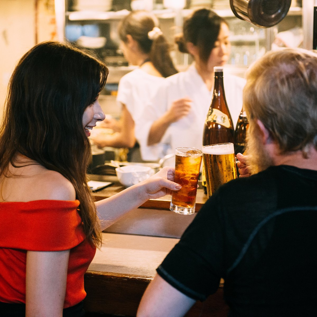 Meet tokyo. Bar hopping.