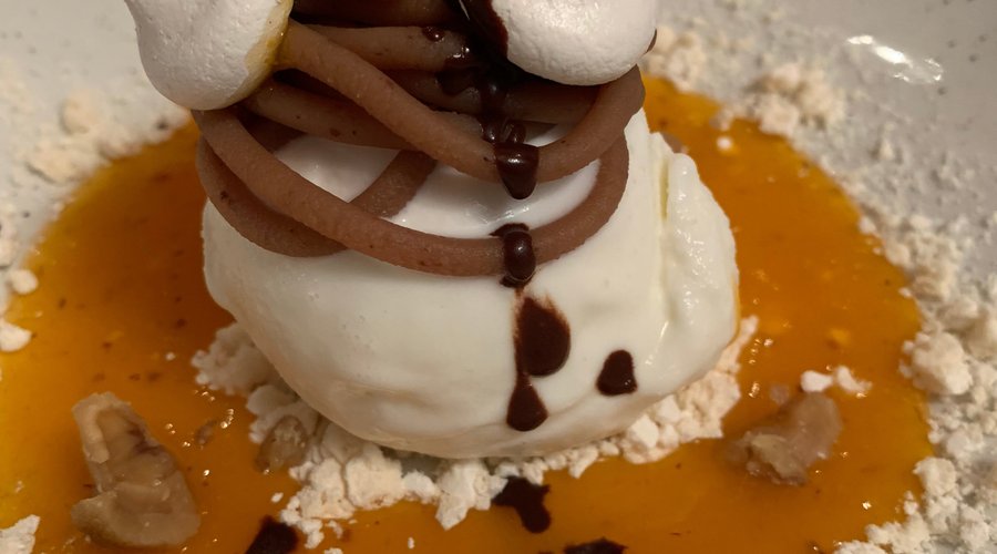 Cachi, castagne e gelato al Fior di latte.