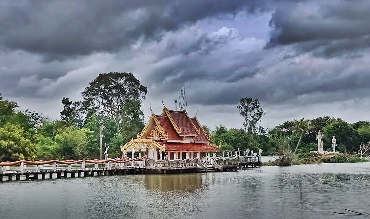 Wat Thep Prasat Sa Kamphaeng Noi image