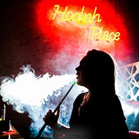 Атмосфера вечера в HookahPlace