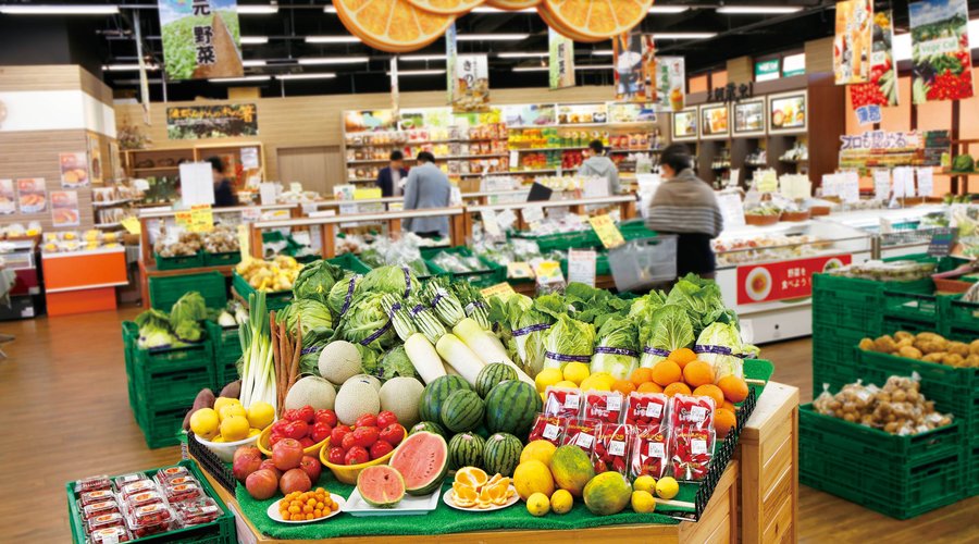 ベジカル。地元の新鮮なお野菜や果物をお求めいただけます。