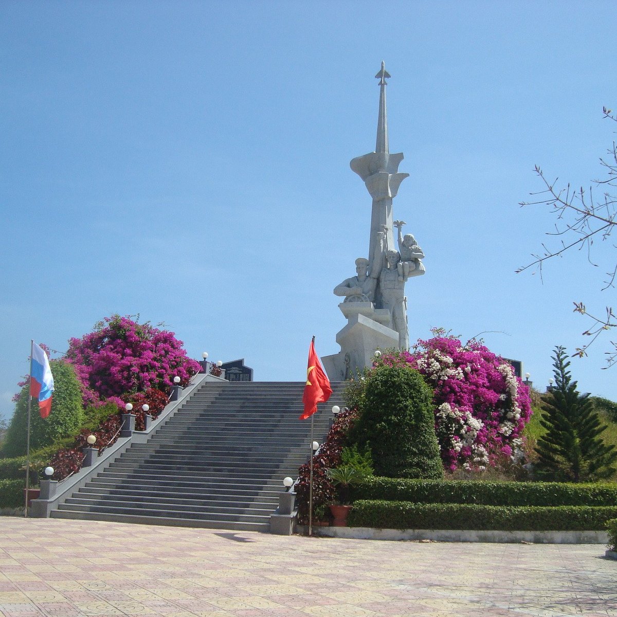 Vietnam - Russia Monument, Cam Ranh: лучшие советы перед посещением -  Tripadvisor