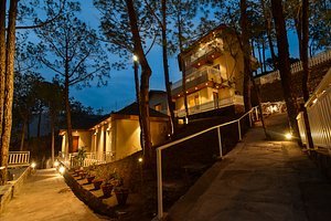 Jungle Lodge Resort in Dharampur