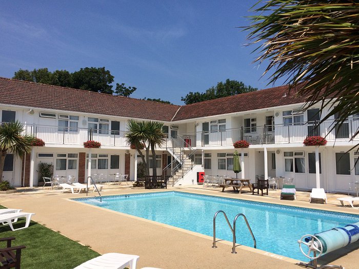 DEL MAR COURT SELF CATERING APARTMENTS (Guernsey/St Martins ...