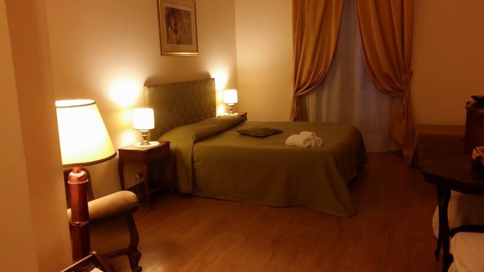 B&B GIOIELLI DI CORNELIA (Roma, Italia) - Opiniones Y Comparación De ...